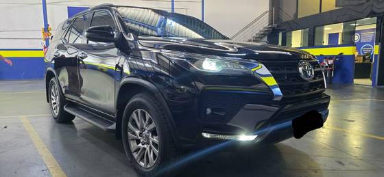 TOYOTA HILUX SW4 2.7 VVT-i FLEX SRV 7L 4X2 AUTOMÁTICO